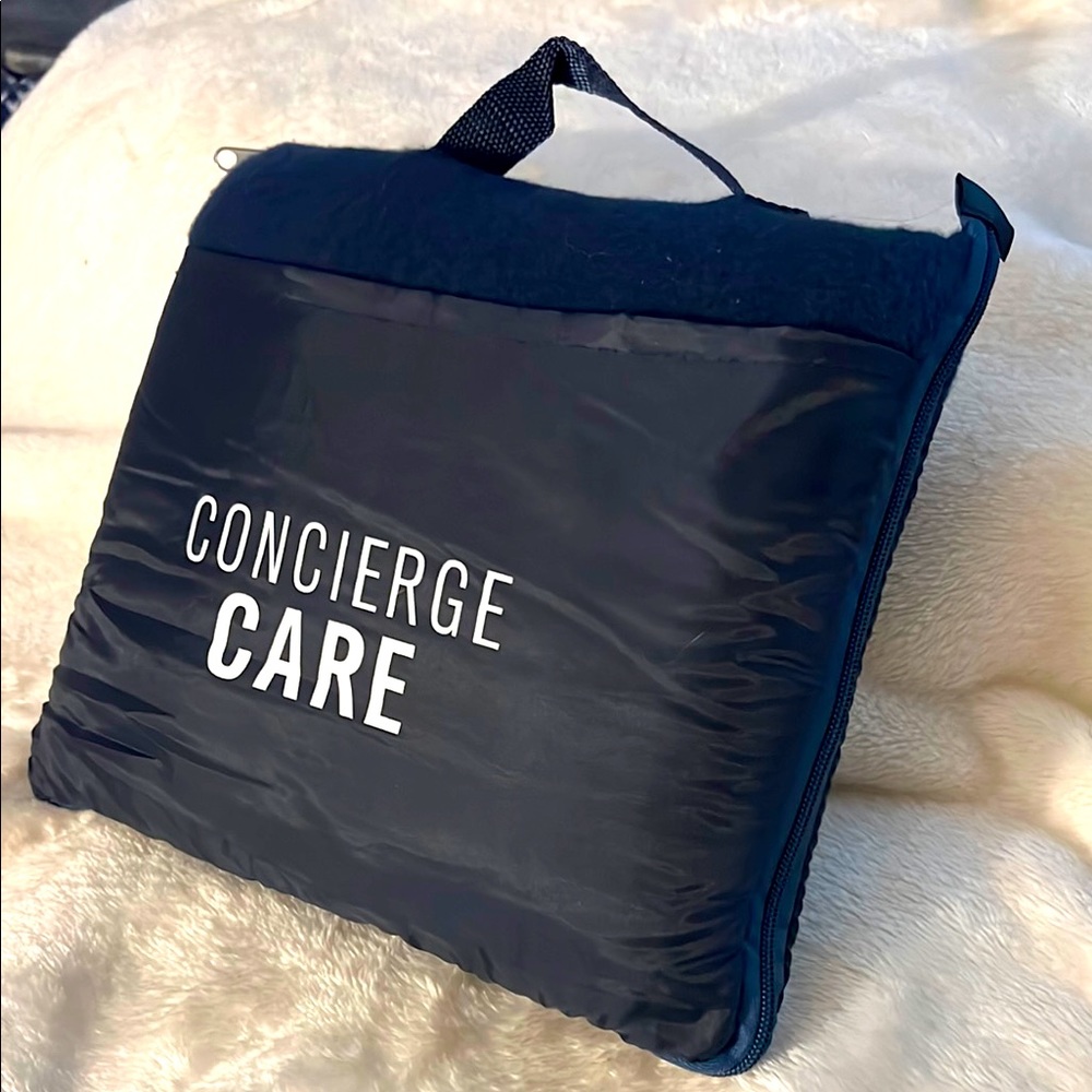 NWOT ✈️ 🚙 CONCIERGE CARE 60”x48” BLUE w/TRAVEL FLEECE COMPACT CAR BLANKET/PILLOW
